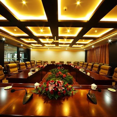 Xiongzhao Grand Hotel Weishan 大荔 外观 照片