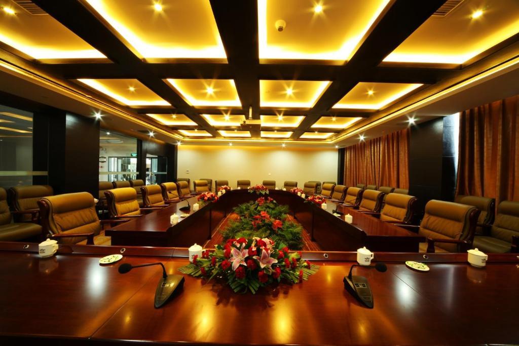 Xiongzhao Grand Hotel Weishan 大荔 外观 照片