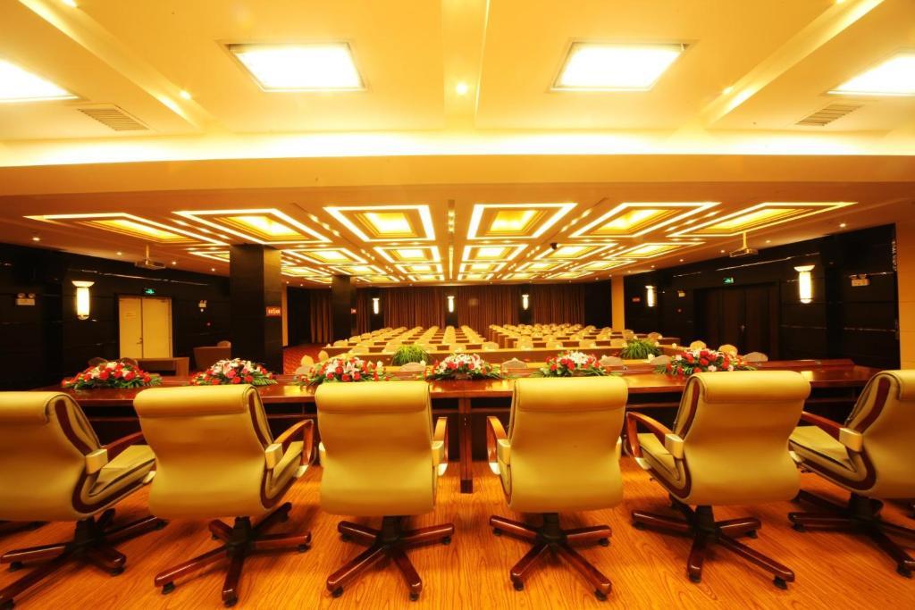 Xiongzhao Grand Hotel Weishan 大荔 外观 照片