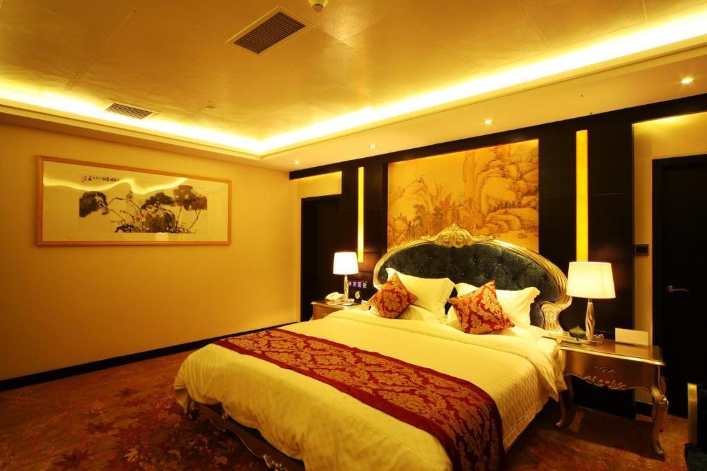 Xiongzhao Grand Hotel Weishan 大荔 外观 照片
