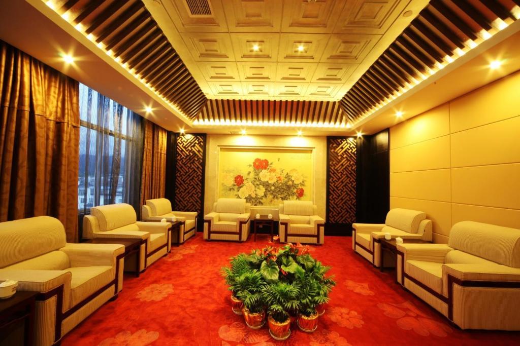 Xiongzhao Grand Hotel Weishan 大荔 外观 照片