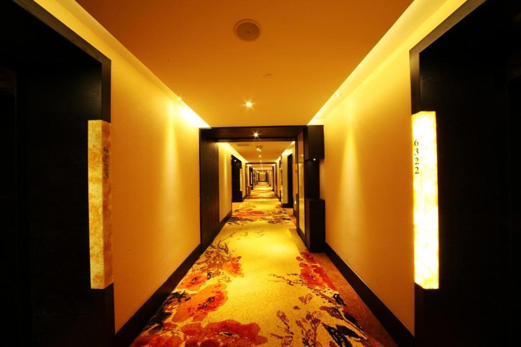 Xiongzhao Grand Hotel Weishan 大荔 外观 照片