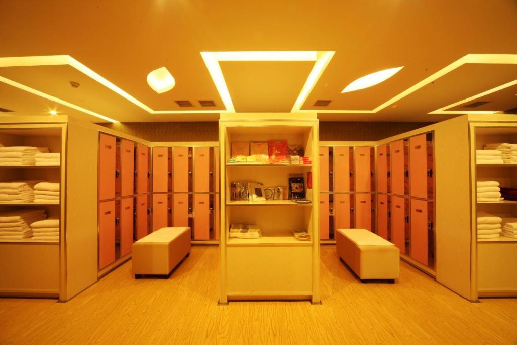 Xiongzhao Grand Hotel Weishan 大荔 外观 照片