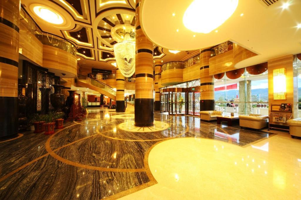 Xiongzhao Grand Hotel Weishan 大荔 外观 照片