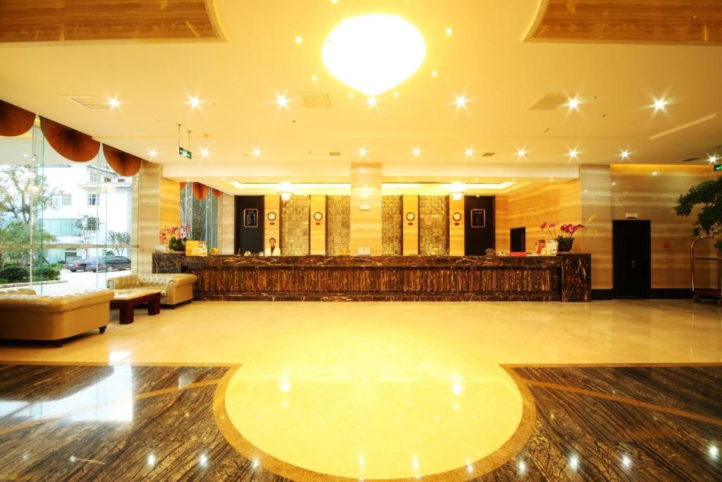 Xiongzhao Grand Hotel Weishan 大荔 外观 照片