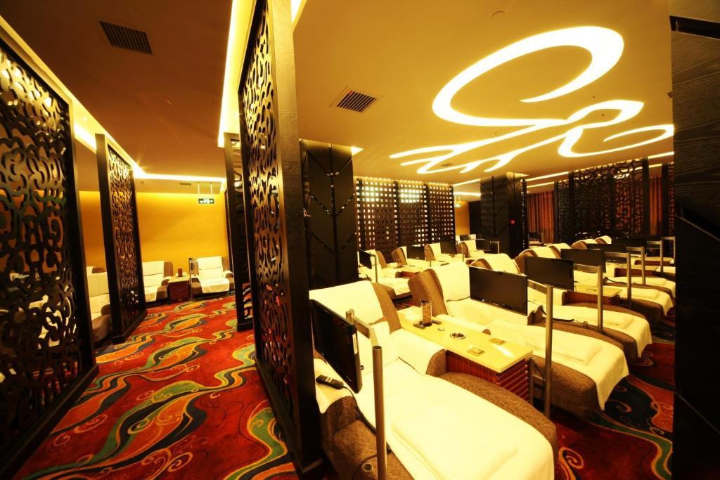 Xiongzhao Grand Hotel Weishan 大荔 外观 照片