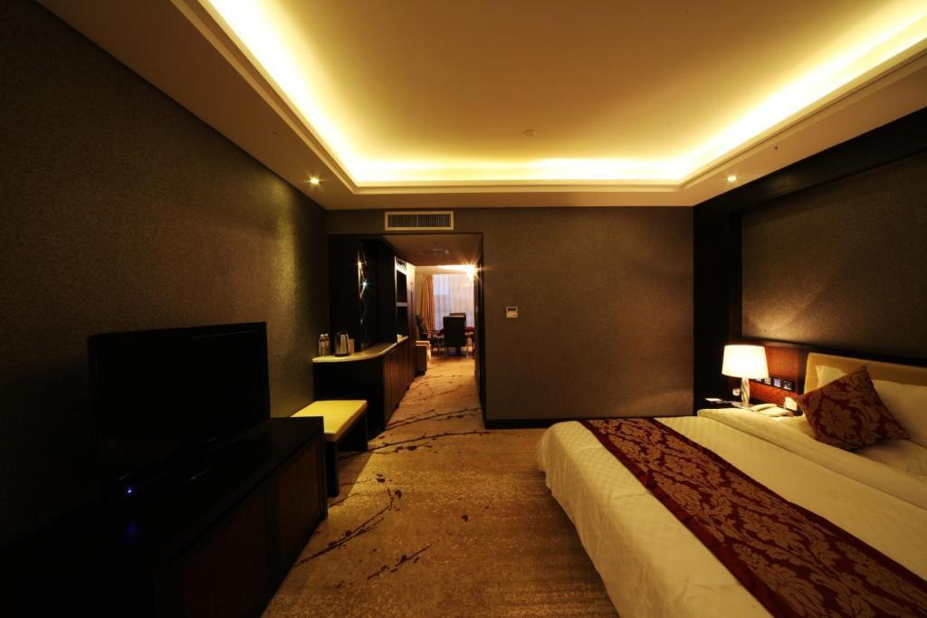 Xiongzhao Grand Hotel Weishan 大荔 客房 照片